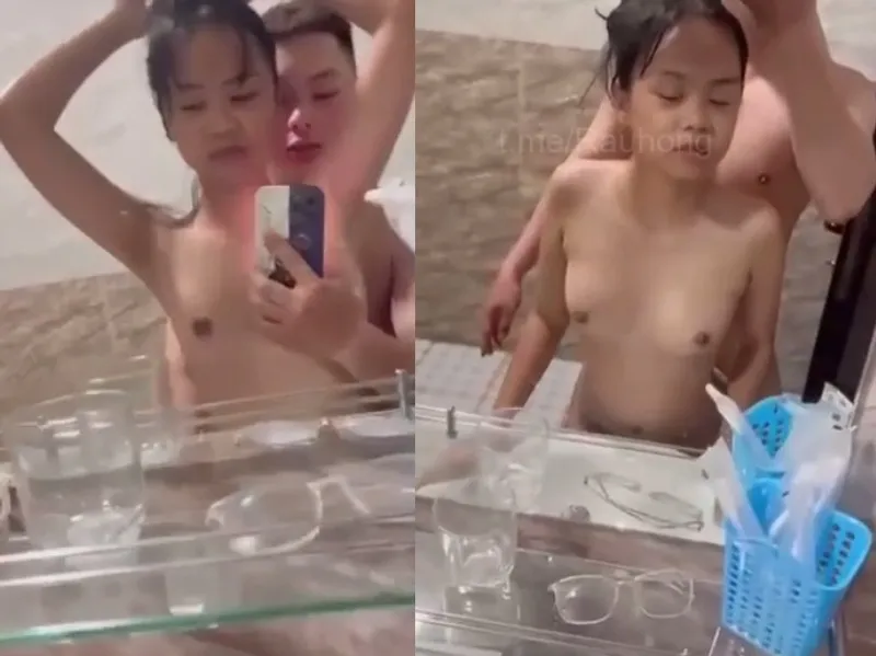 Nhỏ nhắn em cùng anh người yêu trả bài trước gương quay kỉ niệm